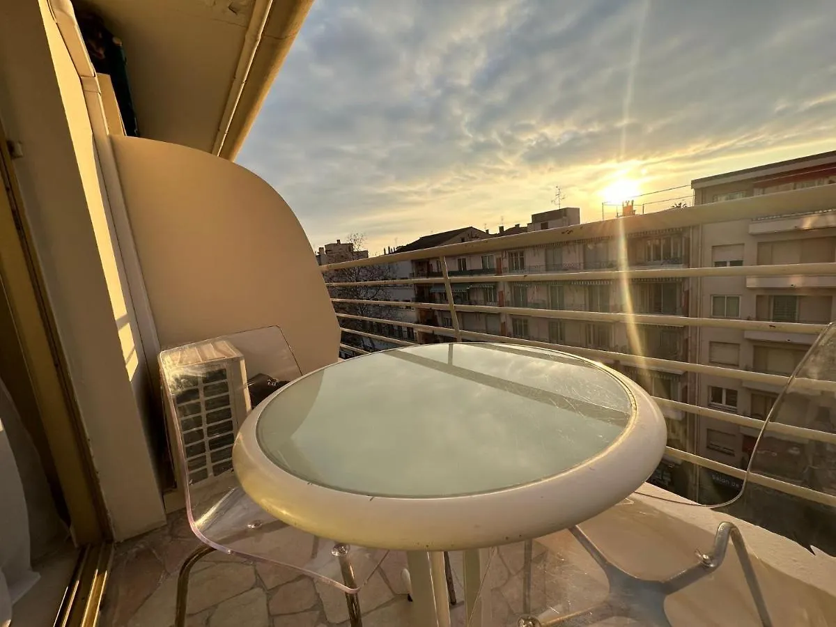 Cannes Carnot 1 شقة